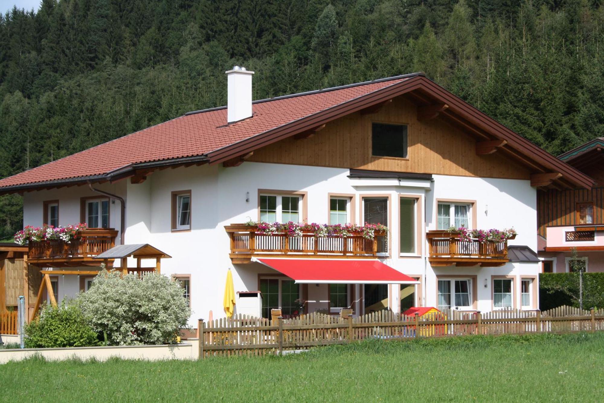 Alpenjuwel Appartements Flachau Exterior photo